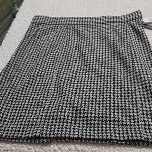 NWT COUNTERPARTS SKIRT